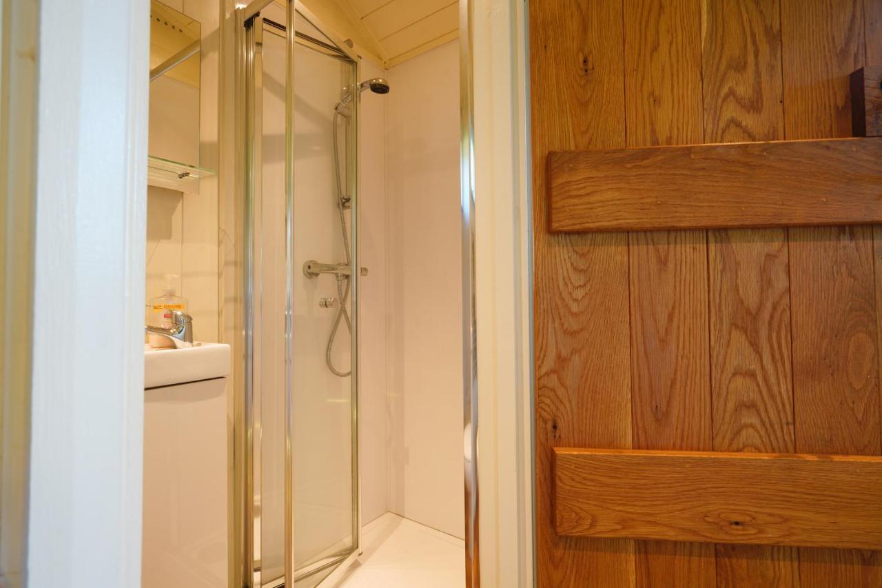 Гостевой дом Lavender Retreat With Private Hot Tub Upper Hulme Экстерьер фото