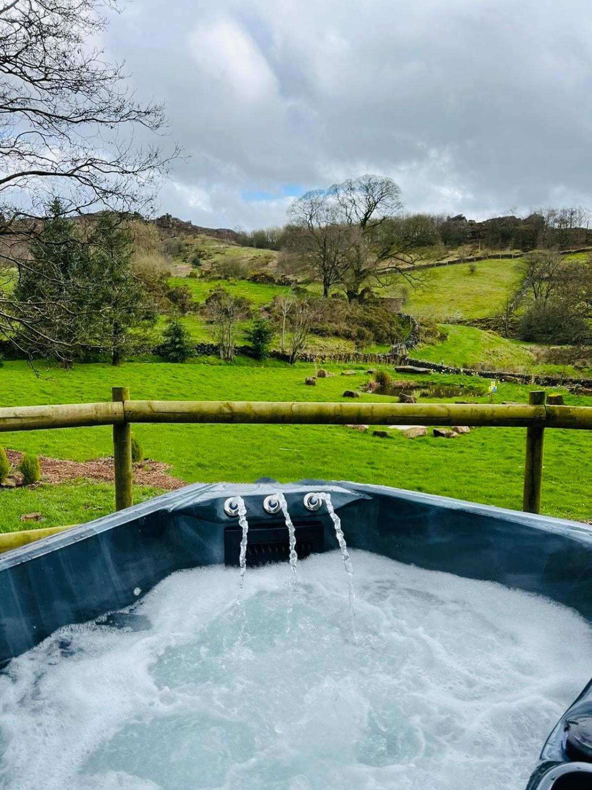 Гостевой дом Lavender Retreat With Private Hot Tub Upper Hulme Экстерьер фото