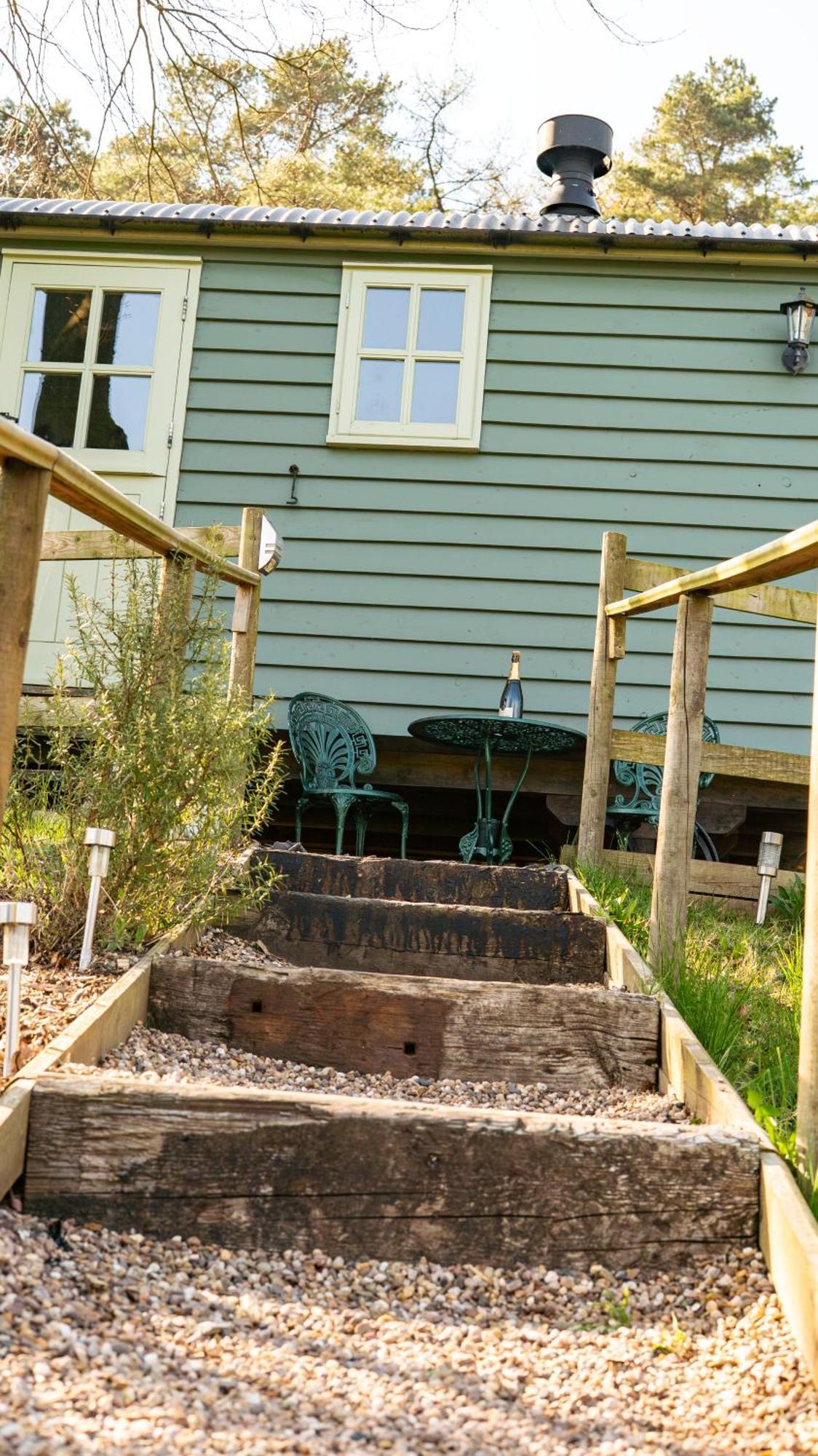 Гостевой дом Lavender Retreat With Private Hot Tub Upper Hulme Экстерьер фото