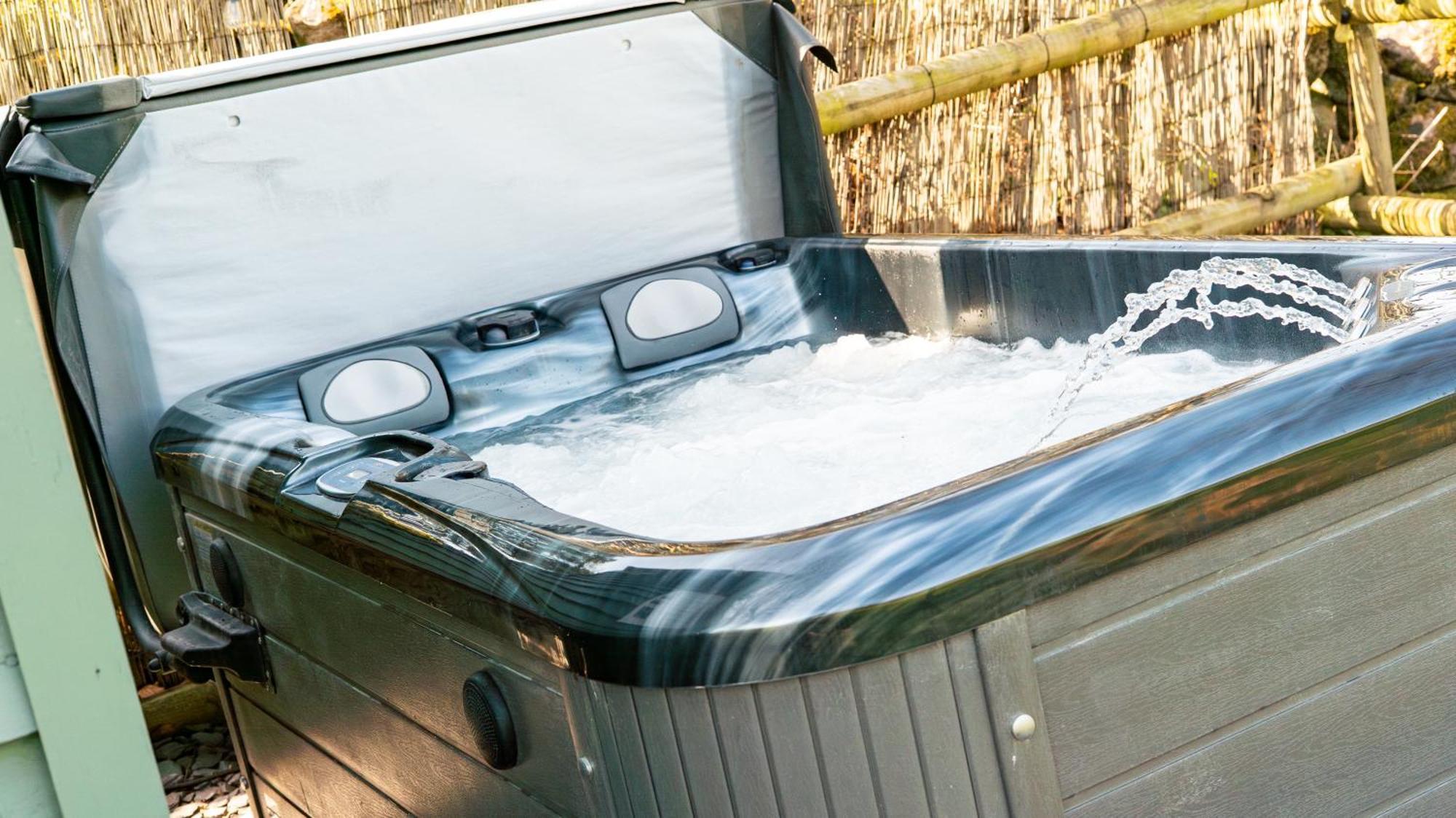 Гостевой дом Lavender Retreat With Private Hot Tub Upper Hulme Экстерьер фото